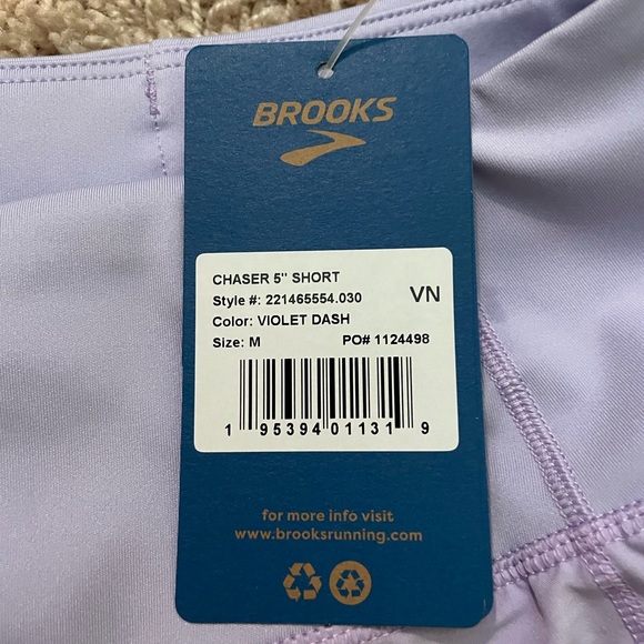 NWT brooks shorts - Picture 2 of 3